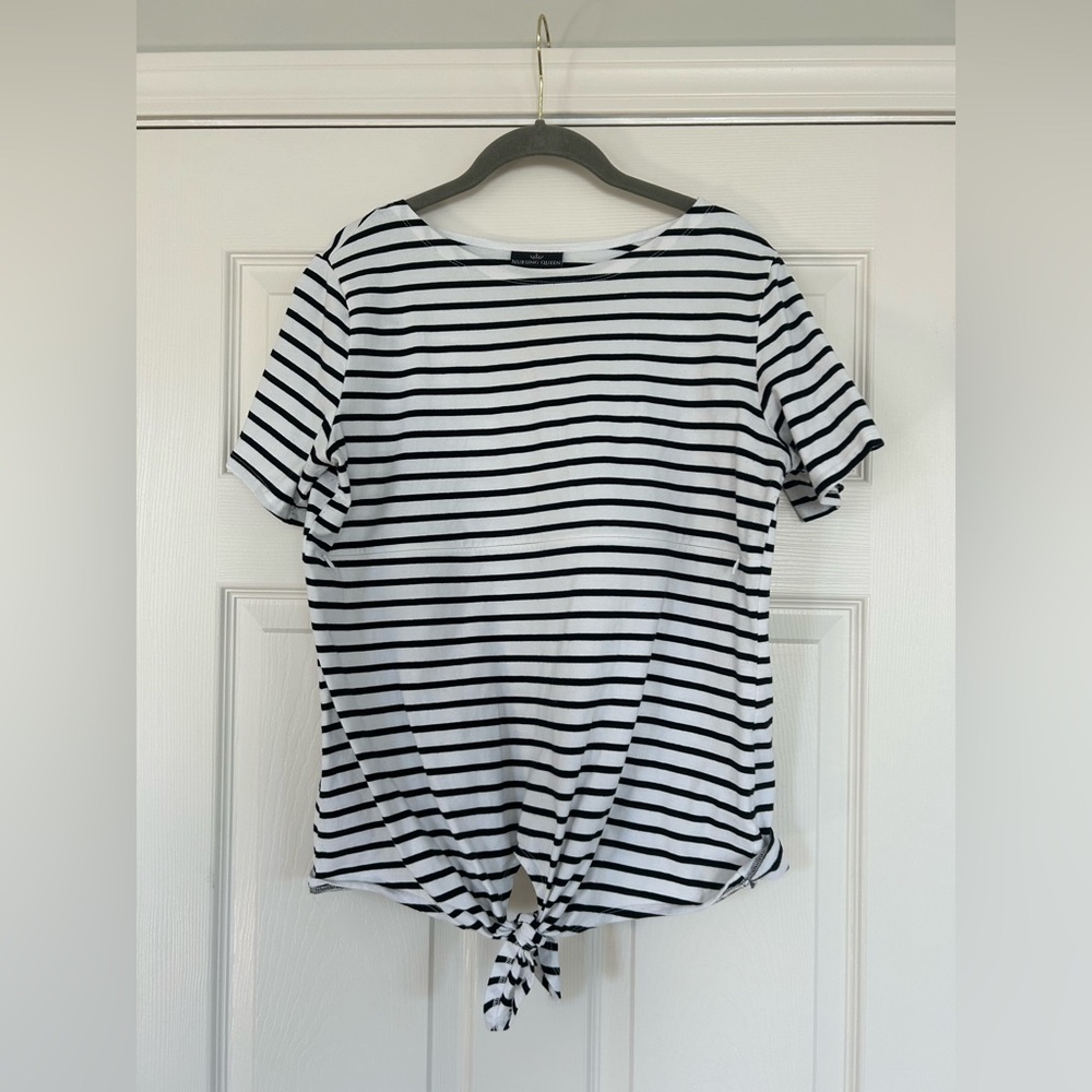 Nursing Queen Black and White Striped Short Sleeve Top size M